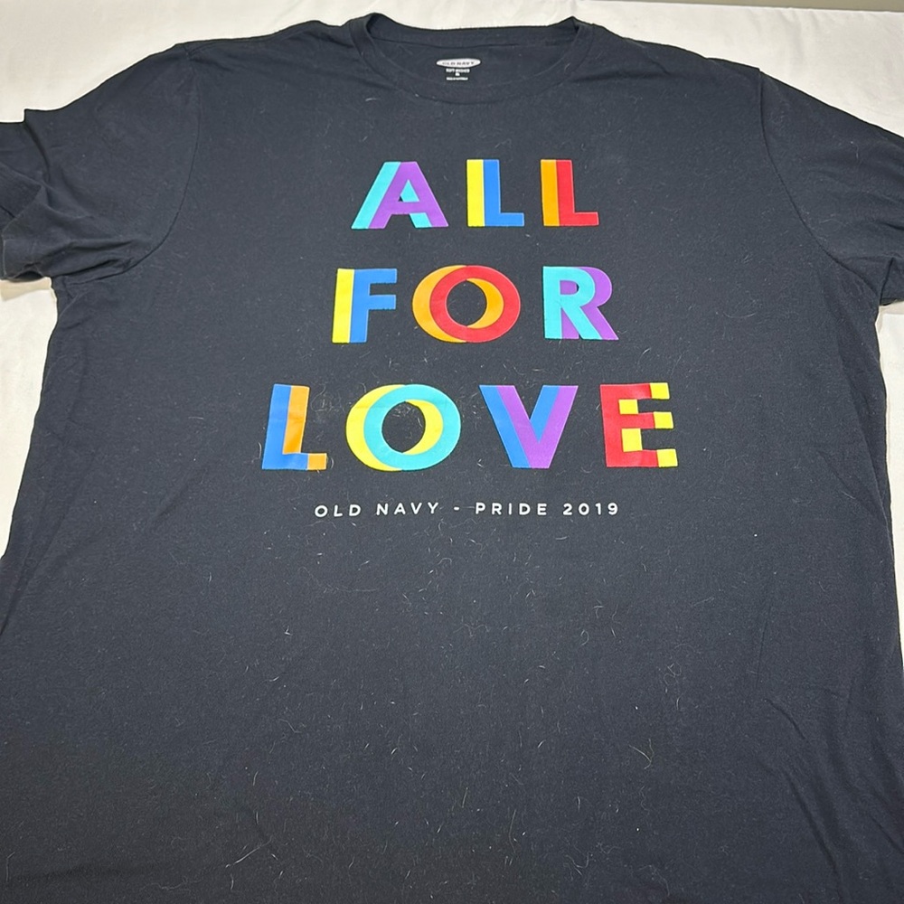 Old Navy 2019 Pride Shirt Size XL